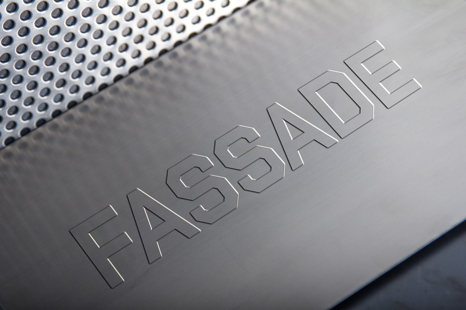 fassade-embossed-logo