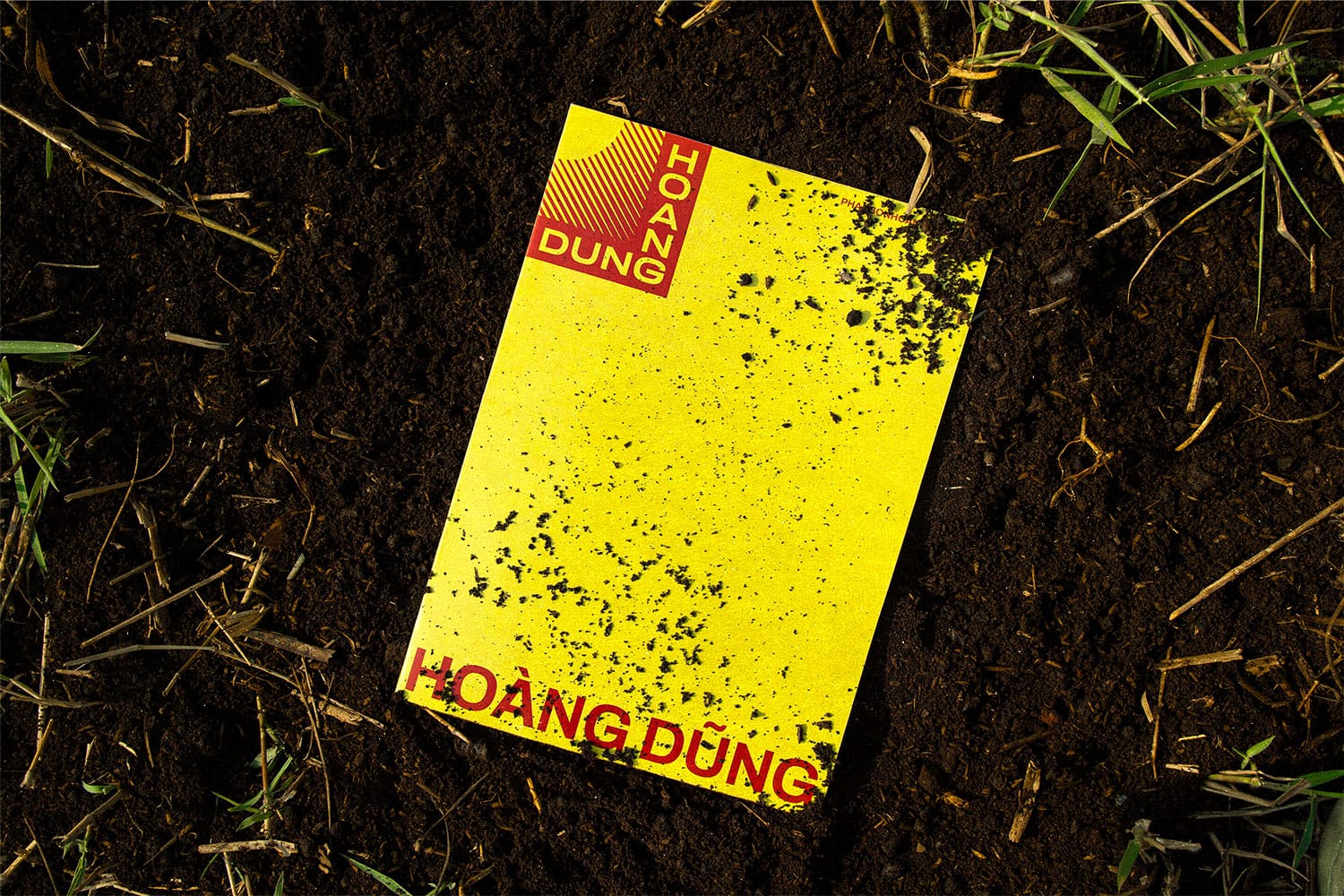 Hoang Dung yellow A4 folder in dust