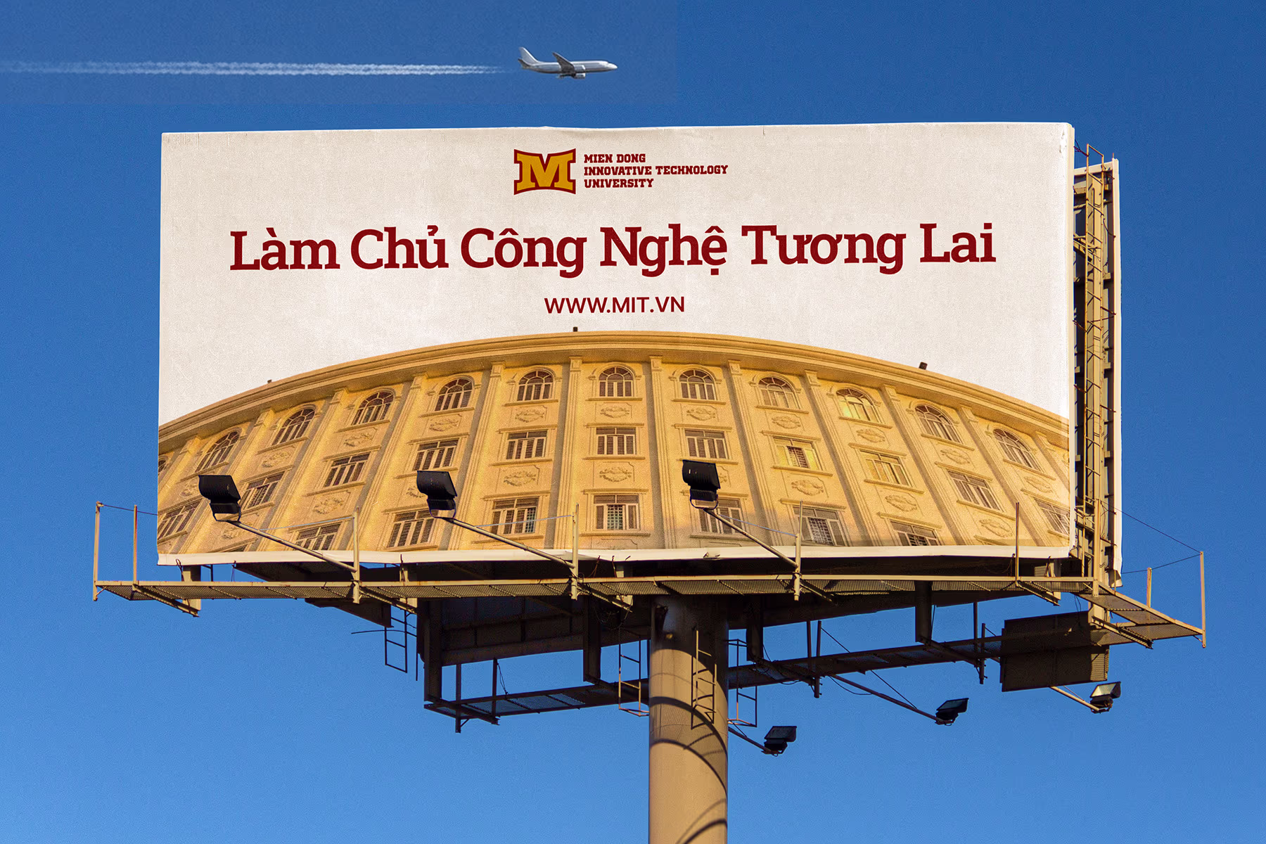 30-MIT-Billboard 30-MIT-Billboard